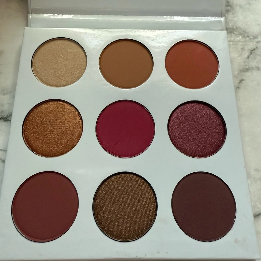 Kylie Cosmetics 2016 The Burgundy Palette - Picture 3 of 3